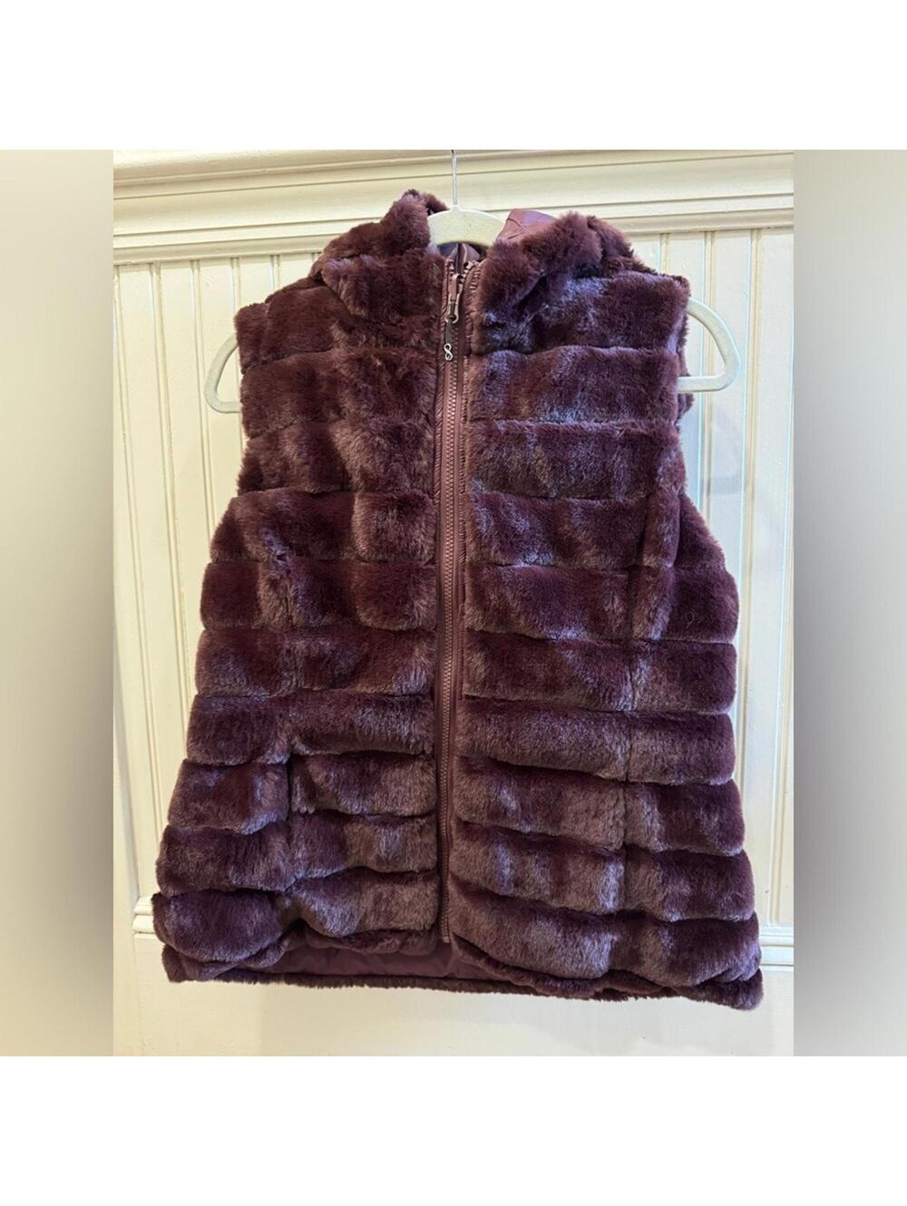 Be Boundless Burgundy Reversible hooded Faux Fur quilted vest NWOT L